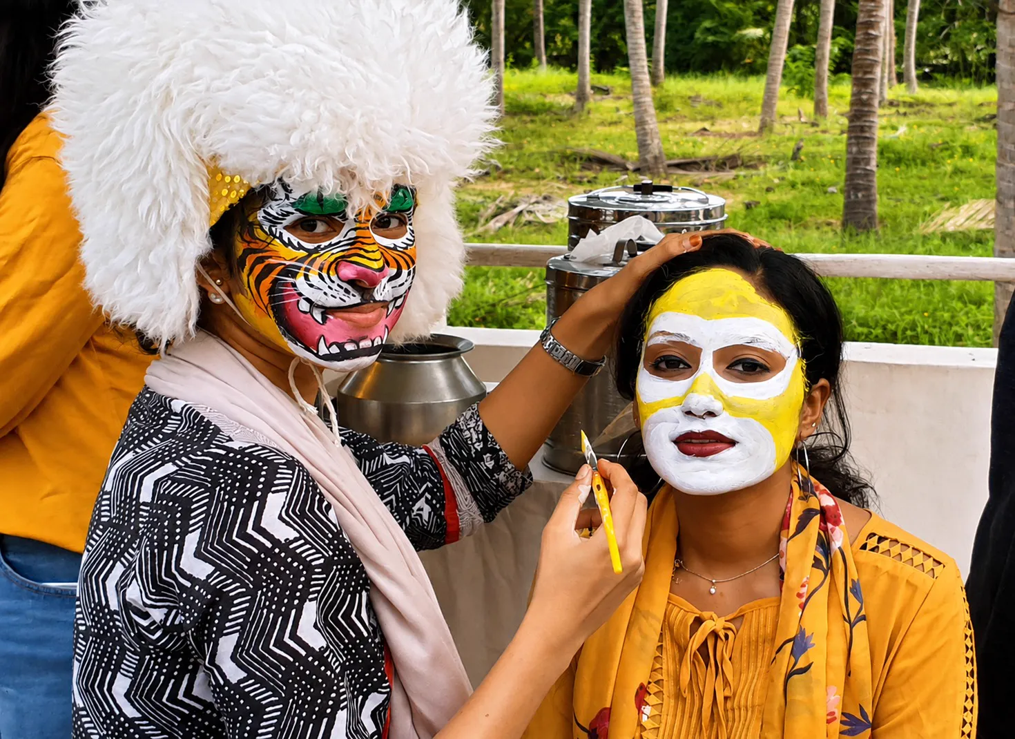 Sporting an intermediary body paint art