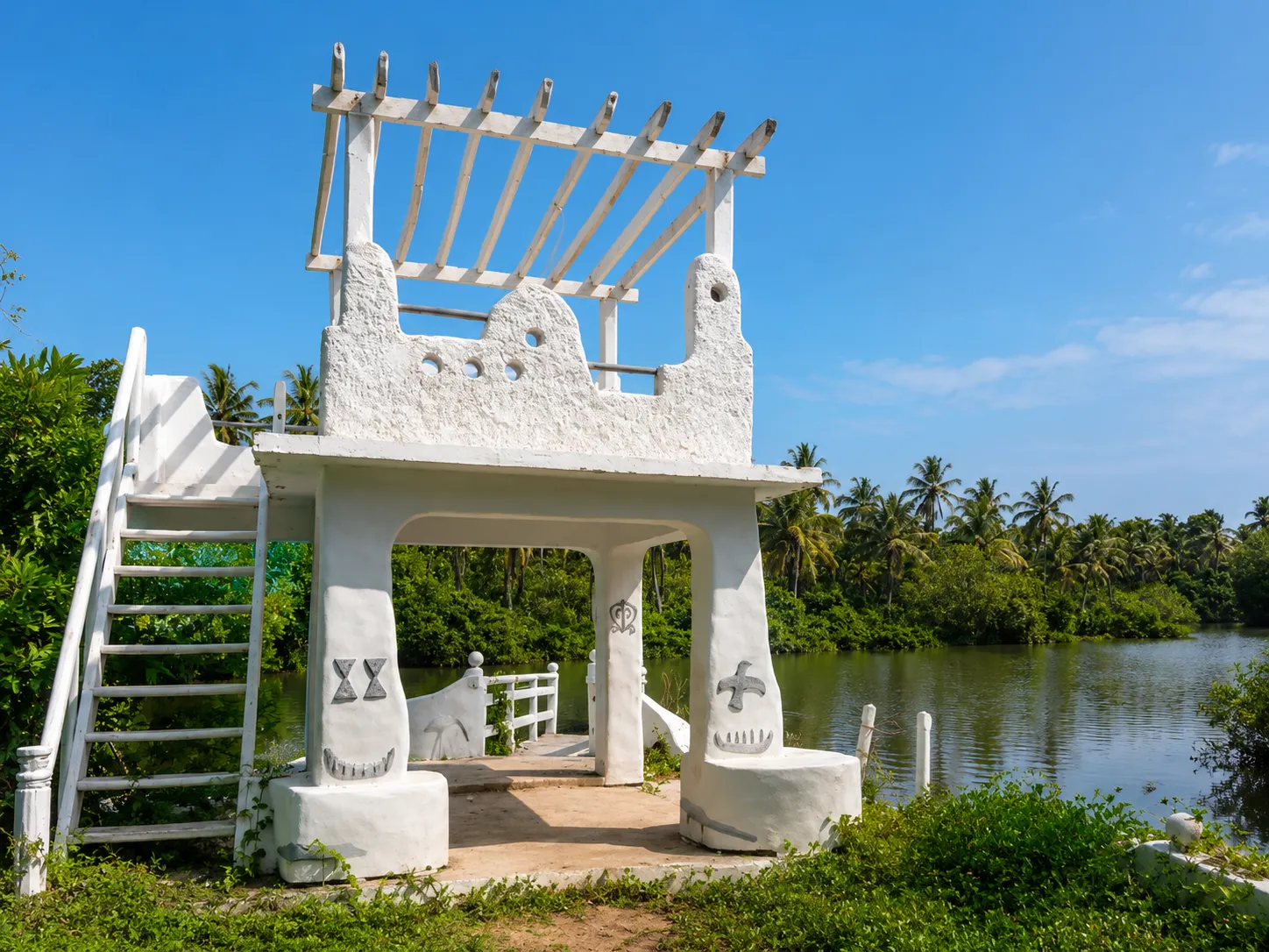 Sanctum Villa and surroundings